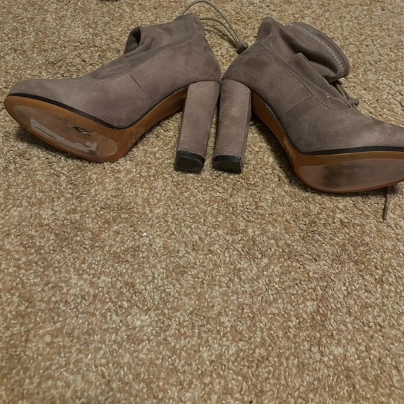 EUC-Vegan Shirhk brown suede boots - Picture 9 of 10